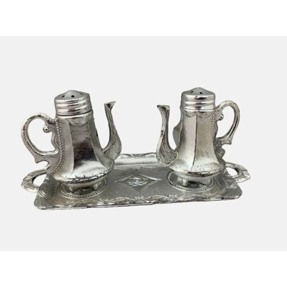 Hawaii Salt and Paper Shakers with Tray Metal Made in Japan Hula Dancers 2" Tall - Picture 9 of 9